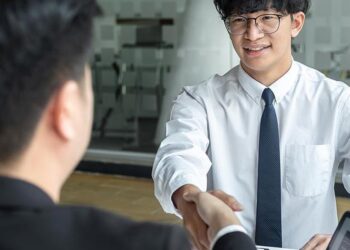 How To Conduct An Efficient Informational Interview