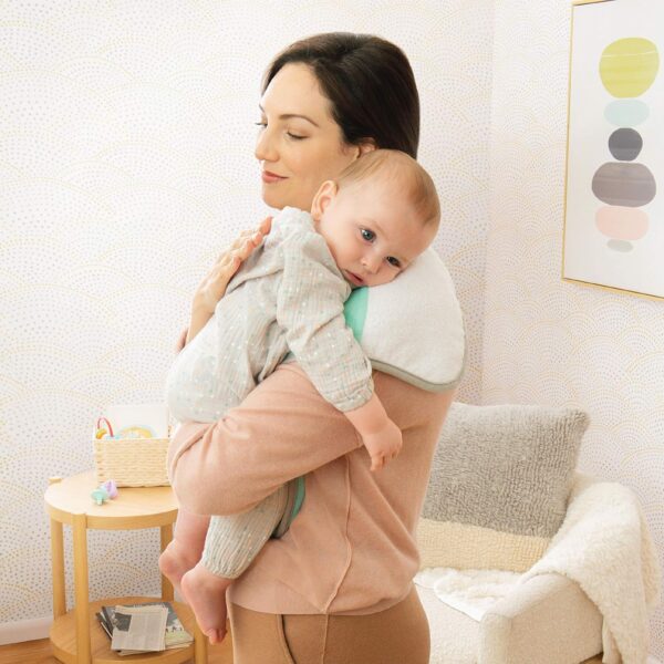 Munchkin® TheraBurpee Colic & Fever Rescue Kit with Hot & Cold Therapy Burp Cloths - Image 3
