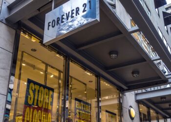 Ceaselessly 21’s Fall: 3 Indicators Your Enterprise Mannequin Is Failing