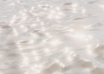 Navigating the Ebbs and Flows of Life With out Shedding Your self