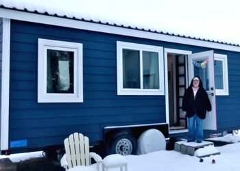 Embracing minimalist residing for monetary freedom in a tiny house