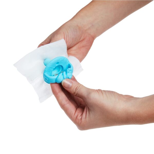 Munchkin Arm & Hammer Pacifier Wipes - Safely Cleans Breast Pump Parts and Feeding Essentials for Baby and Toddler, 1 Pack, 36 Wipes - Image 4