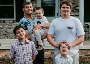 Courageous 23 12 months Outdated Steps Up To Undertake His Siblings