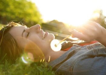 The right way to Keep within the Current Second in On a regular basis Life: 5 Easy Habits