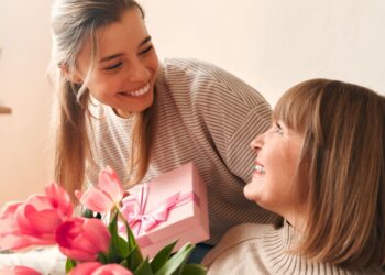 18 Considerate Mom’s Day Items for Working Mothers