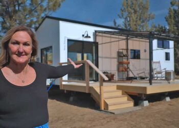 Tiny Home in Yard Lets Grandma Keep Near Household