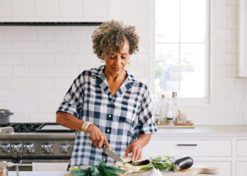 4 Ayurvedic Practices That Make Mealtime Sacred