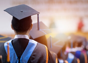 Is a Faculty Diploma Nonetheless Value It? What to Know