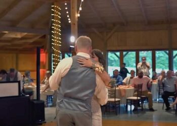 Candy Mom-Son Dance Turns right into a Humorous Wedding ceremony Dance
