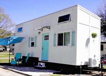 She Determined to Customise Tiny Home Life—and Discovered Peace