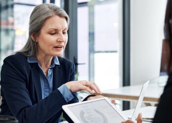 What Does a Monetary Advisor Do?