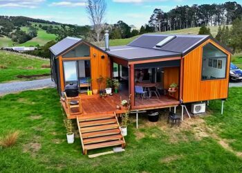 Cooks Give up Jobs to Construct a Dream Tiny Home in New Zealand
