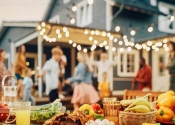 Professional Tips about Methods to Throw a Nice At-Dwelling Occasion