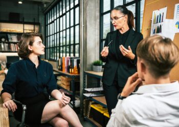 The way to Take care of Troublesome Coworkers (8 Eventualities + Ideas)