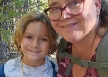 Misplaced Mother and Son Used Handwritten Notes to Information Rescuers