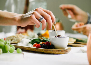 Flavonoids Might Assist Forestall Cognitive Decline, Analysis Reveals