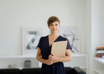 The Final Information to Profession Teaching for Excessive-Reaching Girls in Midlife