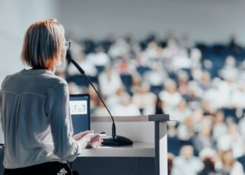 The best way to Write a Keynote Speech That Captivates and Conjures up