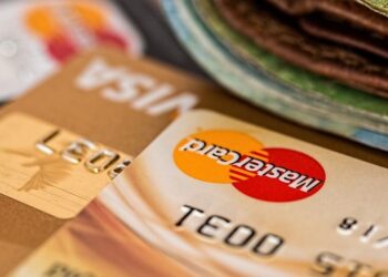 What Is a Secured Credit score Card?