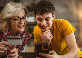 How you can Assist Your Teen Construct Good Credit score Early