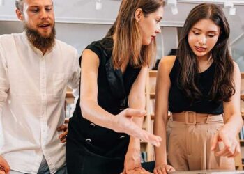 Agility, Ethics & Engagement: Main Groups That Thrive